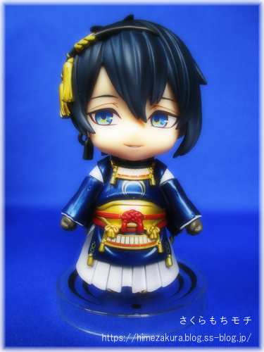 11mika_top.jpg